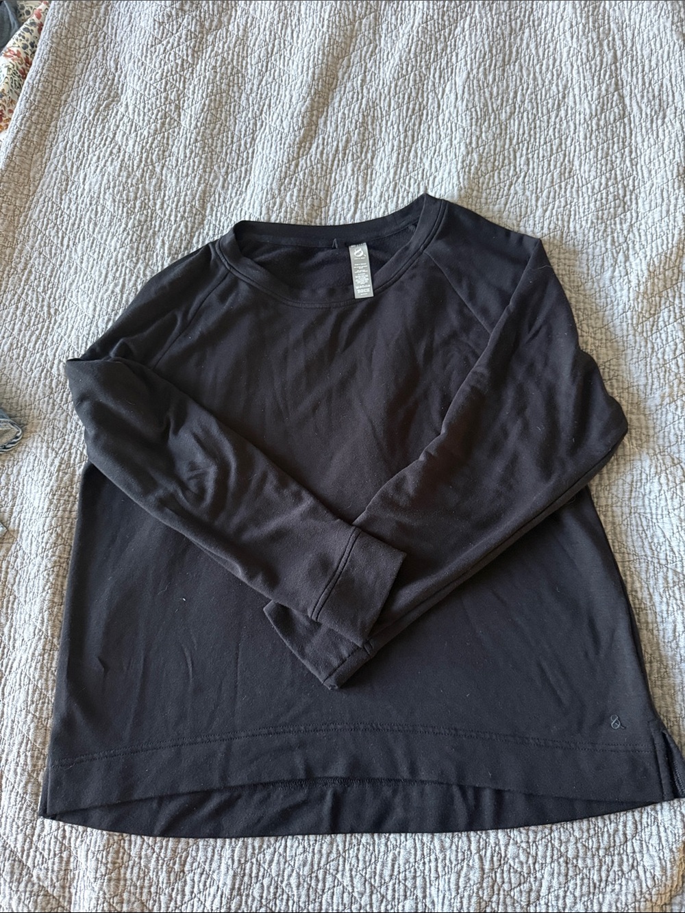 Lou & Grey Black Long-Sleeve Crewneck lightweight Sweatshirt